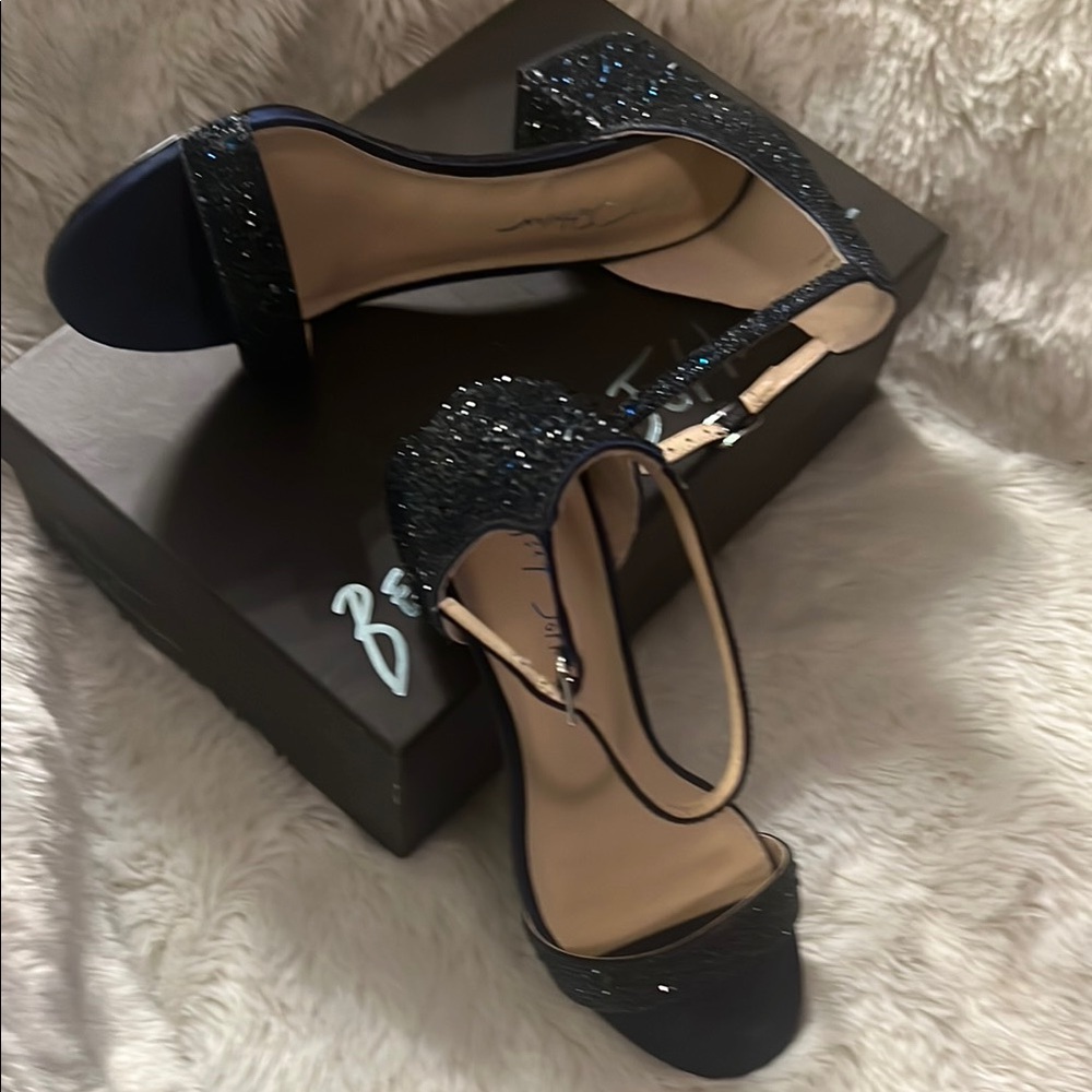 Betsy Johnson SB-MARI Navy. Glitter 2“ heels.